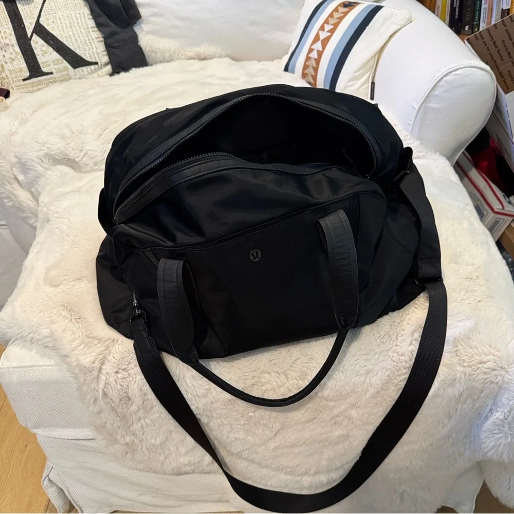 lululemon athletica Black Tote Bag - Picture 7 of 13